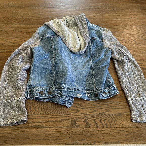 Free People Women’s Denim Jacket - Size Medium - Picture 2 of 4
